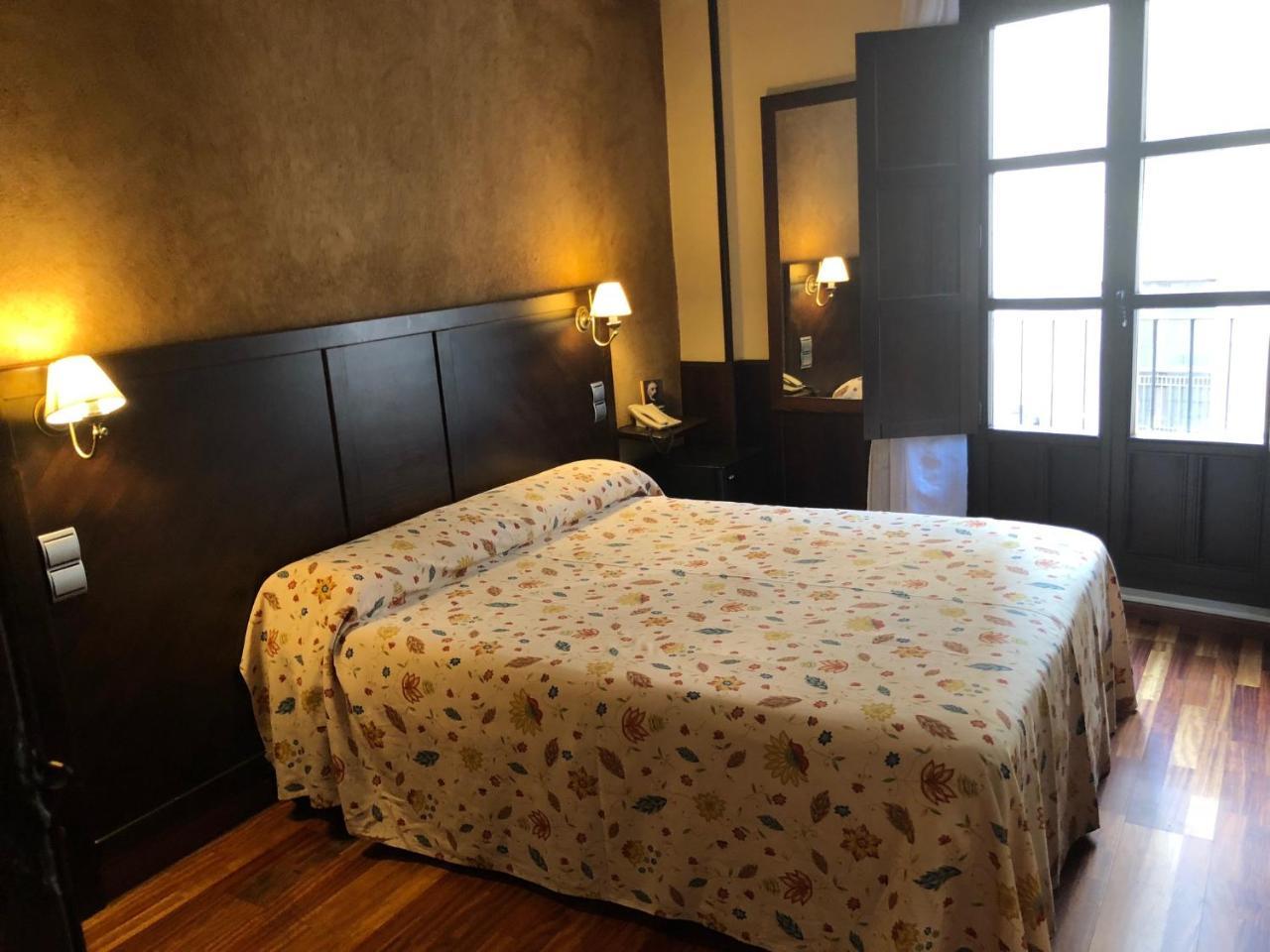 Hosteria Casa Vallejo Salamanca Bagian luar foto
