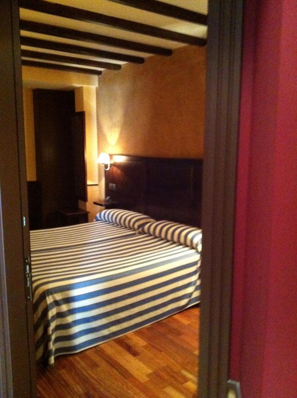Hosteria Casa Vallejo Salamanca Bagian luar foto
